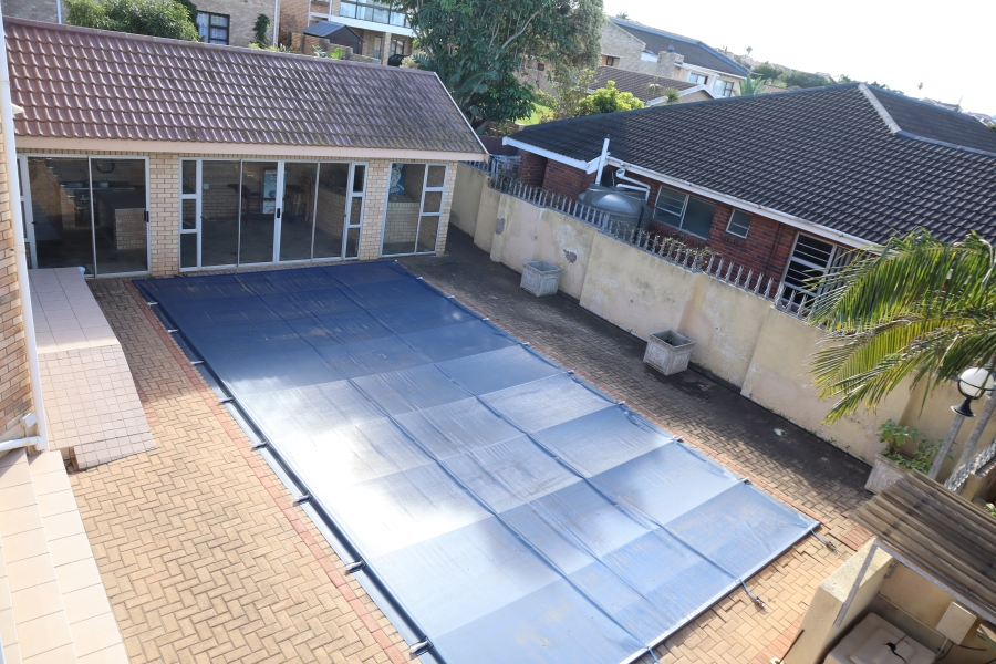 5 Bedroom Property for Sale in Wavecrest Eastern Cape